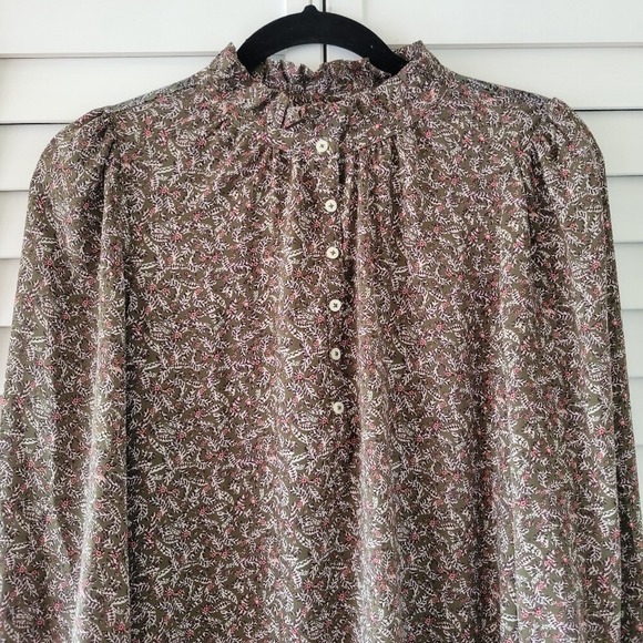 Loft Floral Ruffle Neck Mixed Media Top Size S - Picture 4 of 10